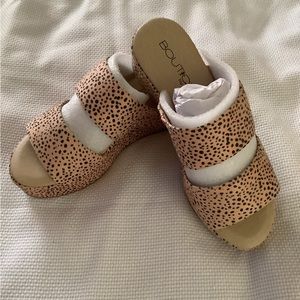 Boutique printed wedges